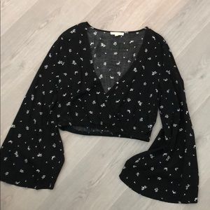 Crop top with belle sleeves